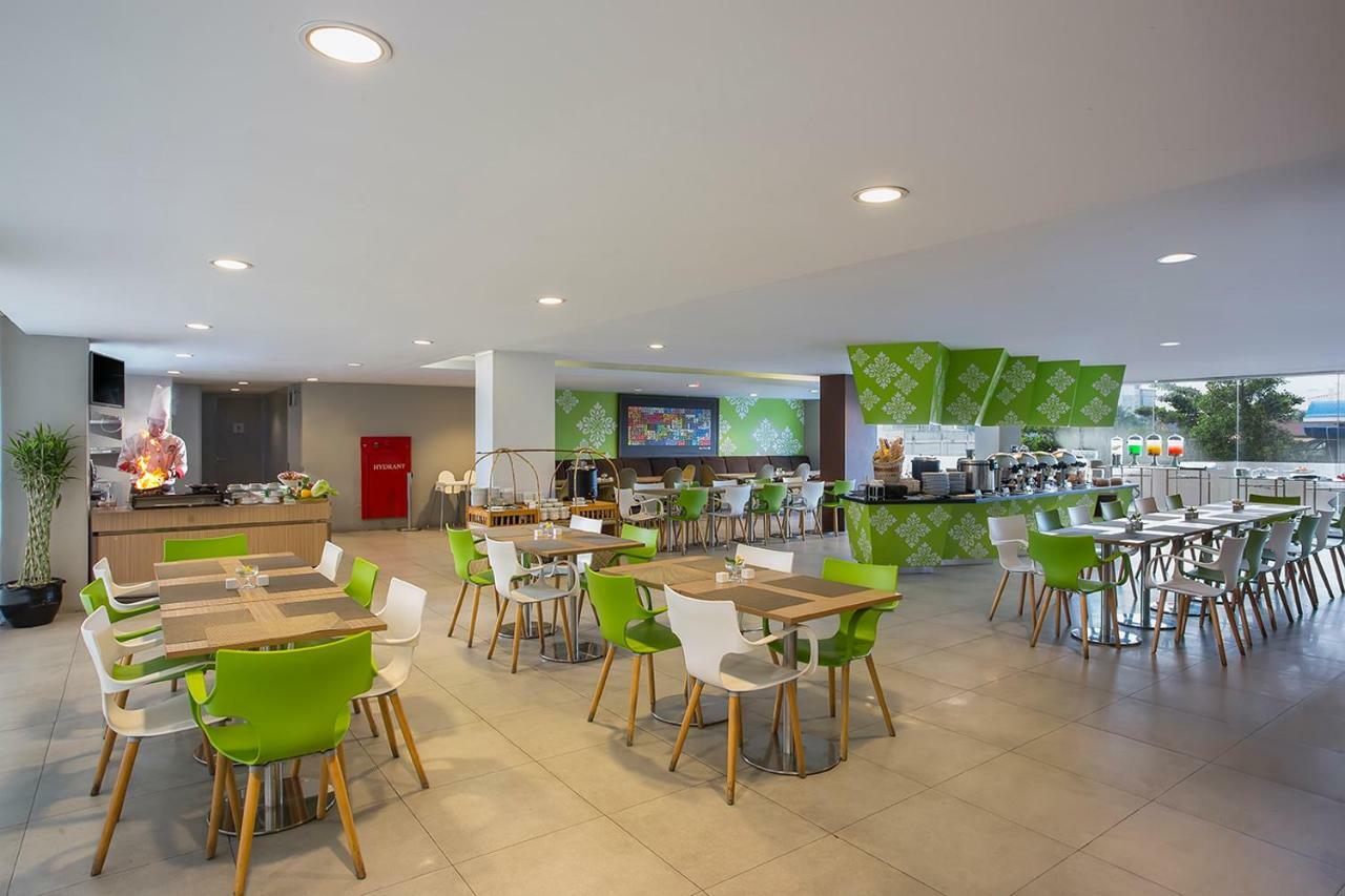 Khas Pekanbaru Hotel Zewnętrze zdjęcie